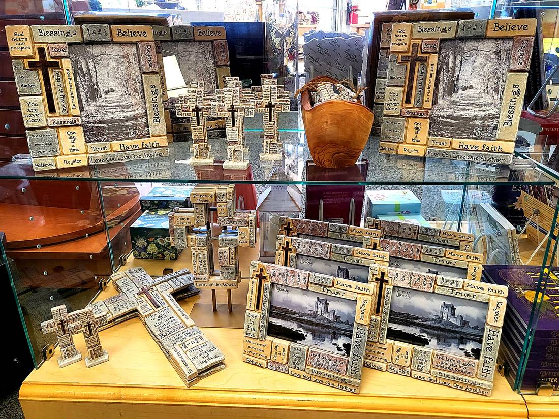 Scripture Frames, Crosses & Keepsakes
