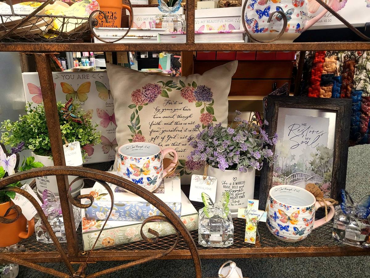 Spring Décor, Mugs & Butterfly Gifts